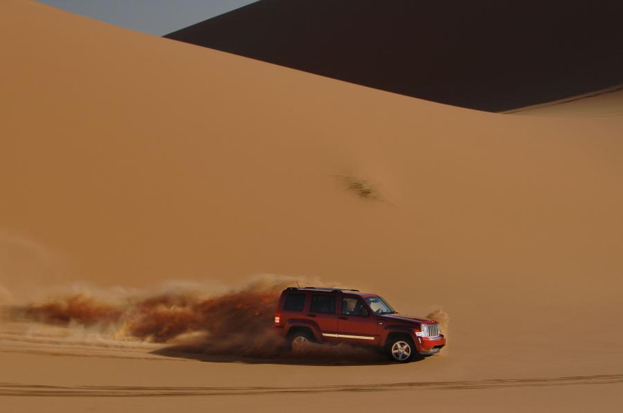  Jeep Cherokee 2008 года  (фото 24 из 161)